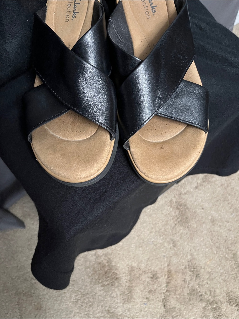 Clarks Black Crossover Slide Sandals with Tan Footbed - Picture 5 of 5